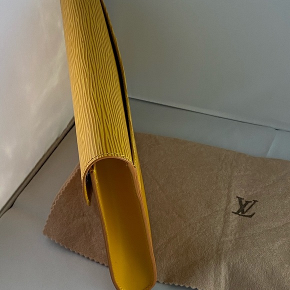 Louis Vuitton Clutch Epi Leather Yellow - Picture 12 of 16